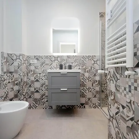 Spacious And Cozy Near Metro A