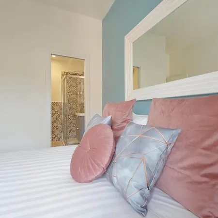 Spacious And Cozy Near Metro A 公寓 *