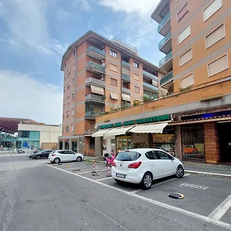 公寓 Spacious And Cozy Near Metro A